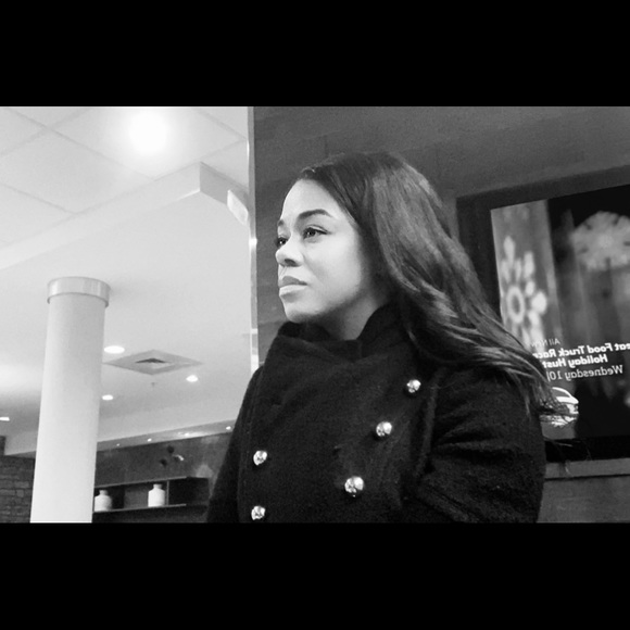 Meet your Posher, Jessica - Picture 5 of 5